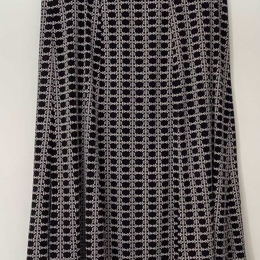 TanJay Black and White Skirt Size 18.